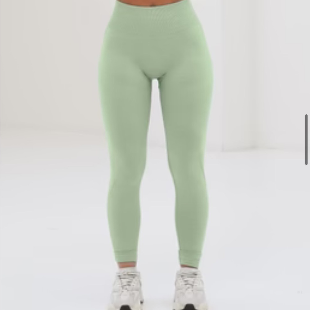 Lazuli Light Green scrunch